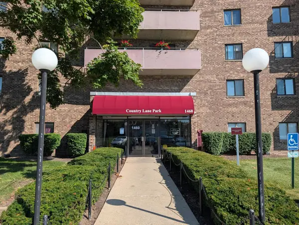 1460 Fairlane Drive #202, Schaumburg, IL 60193