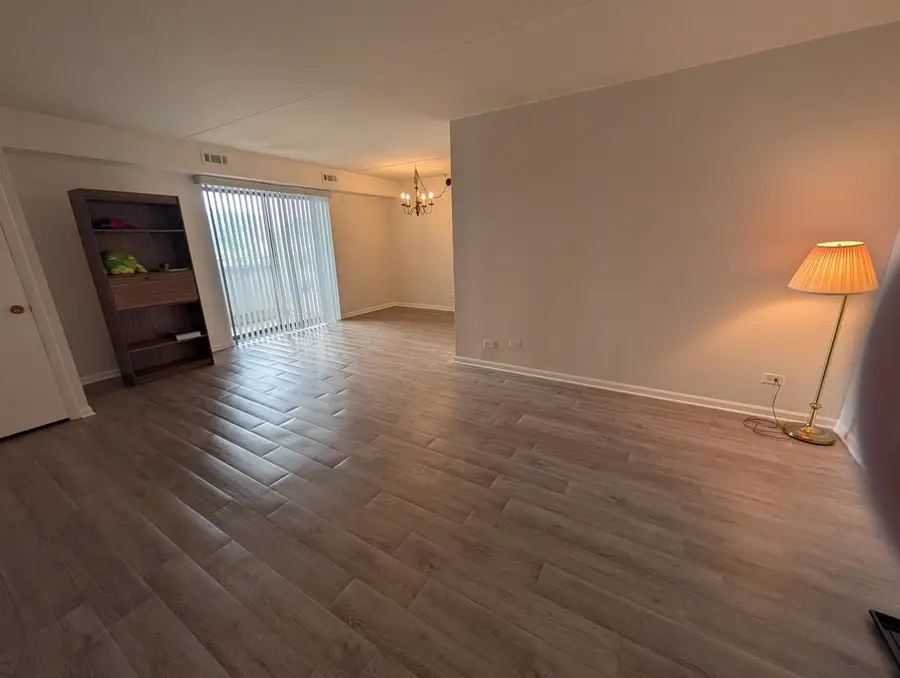 1460 Fairlane Drive #202, Schaumburg, IL 60193 - #3