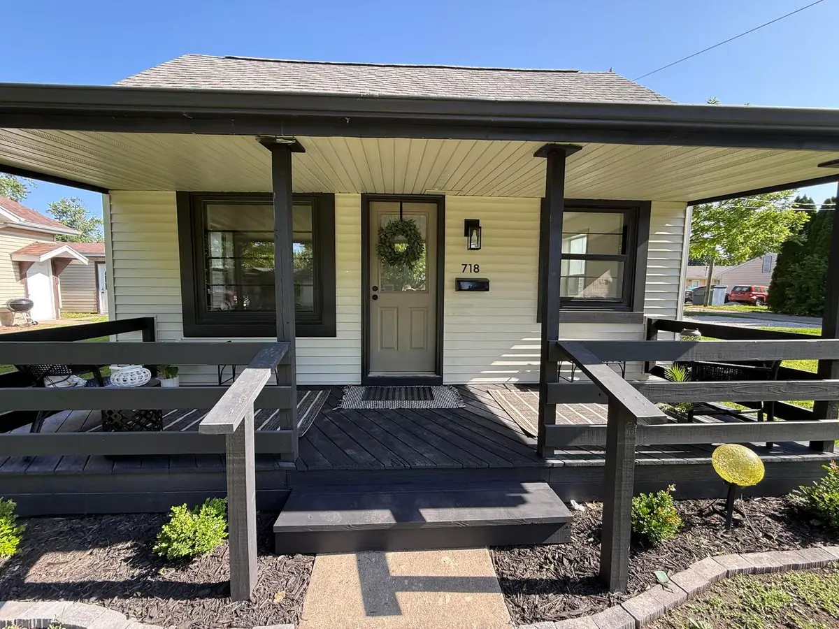 718 W Roane Street, Sullivan, IL 61951 - #1