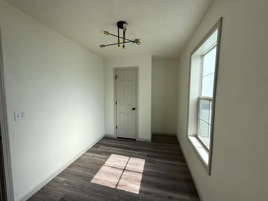 718 W Roane Street, Sullivan, IL 61951 - #3