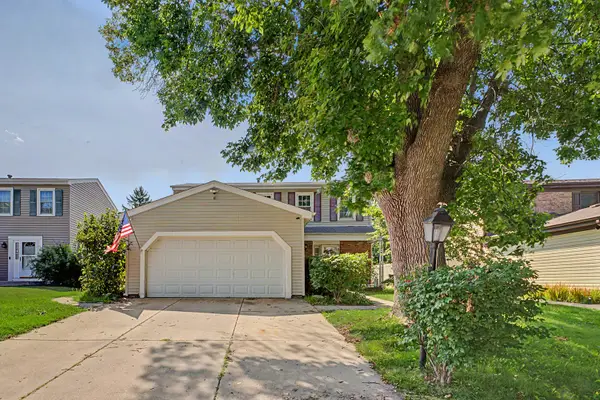 520 Dover Drive, Roselle, IL 60172