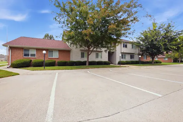 904 Kara Drive #904, Champaign, IL 61822