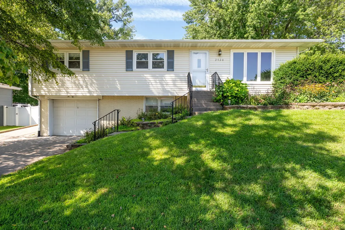 2920 Cambridge Drive, Bettendorf, IA 52722 - #1