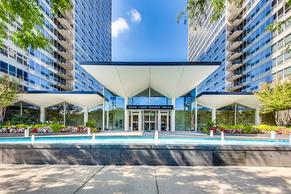 3550 N Lake Shore Drive #2707, Chicago, IL 60657
