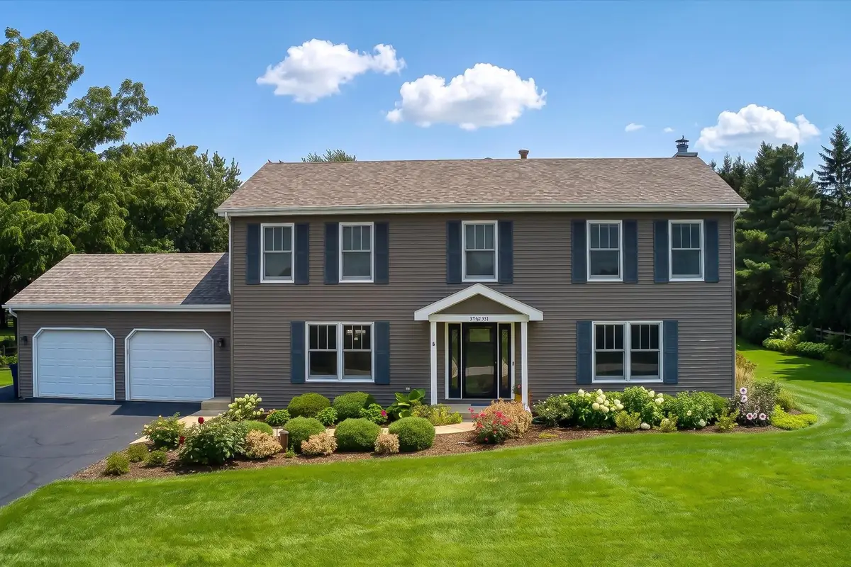 39W261 Hemlock Drive, Saint Charles, IL 60175 - #1