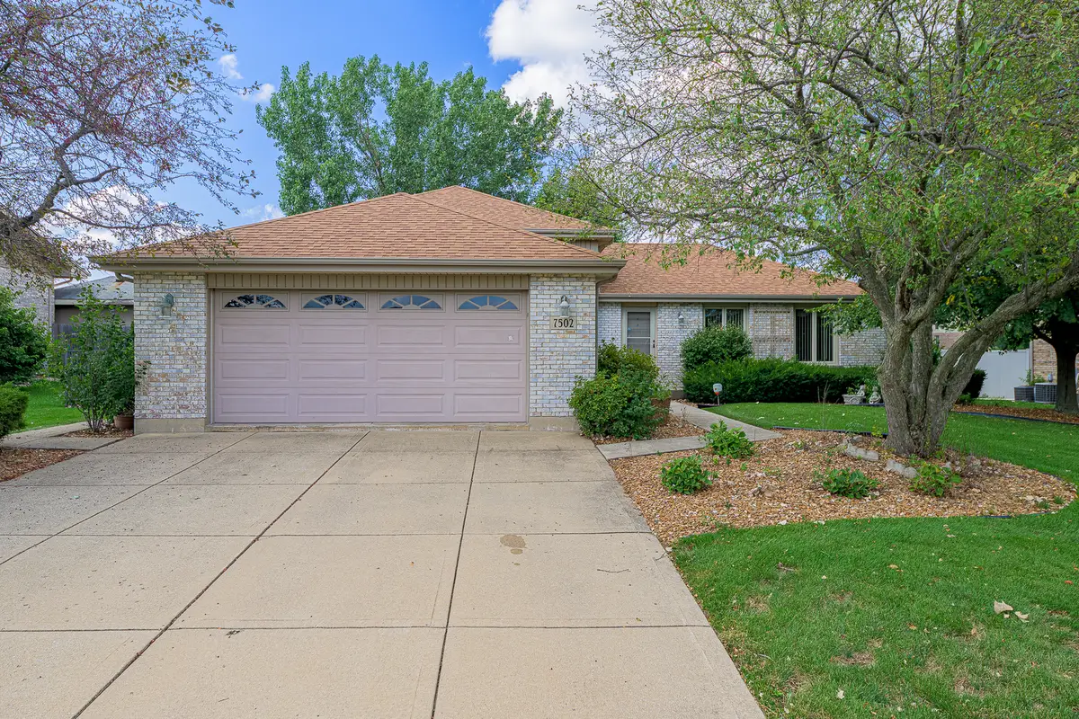7502 W Lakeside Drive, Frankfort, IL 60423 - #1