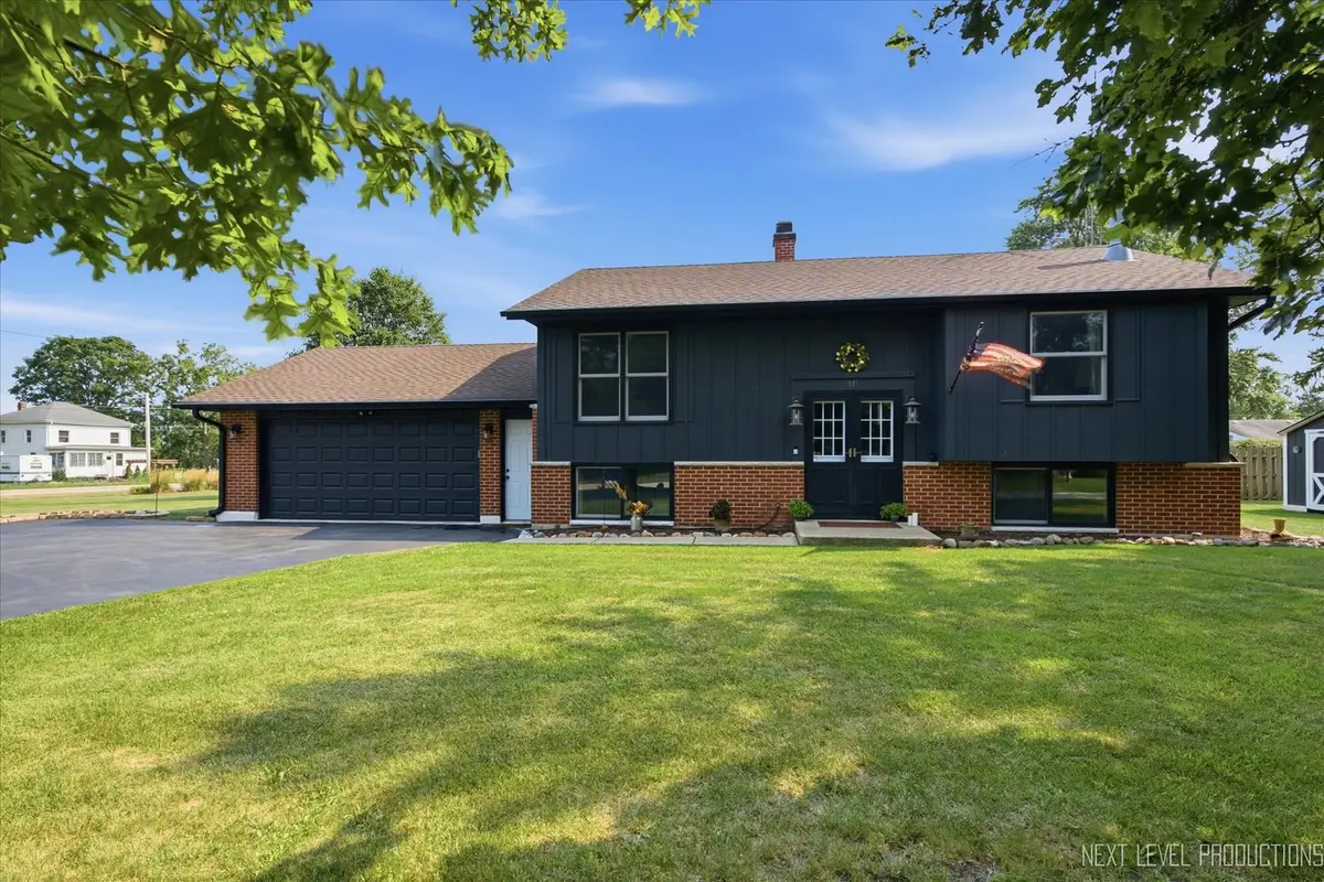 16 W Carol Avenue, Cortland, IL 60112 - #1