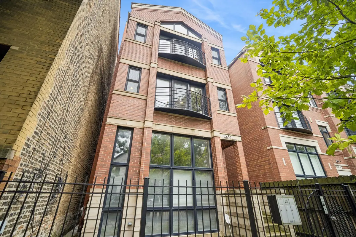 2833 W Lyndale Street #2, Chicago, IL 60647 - #1