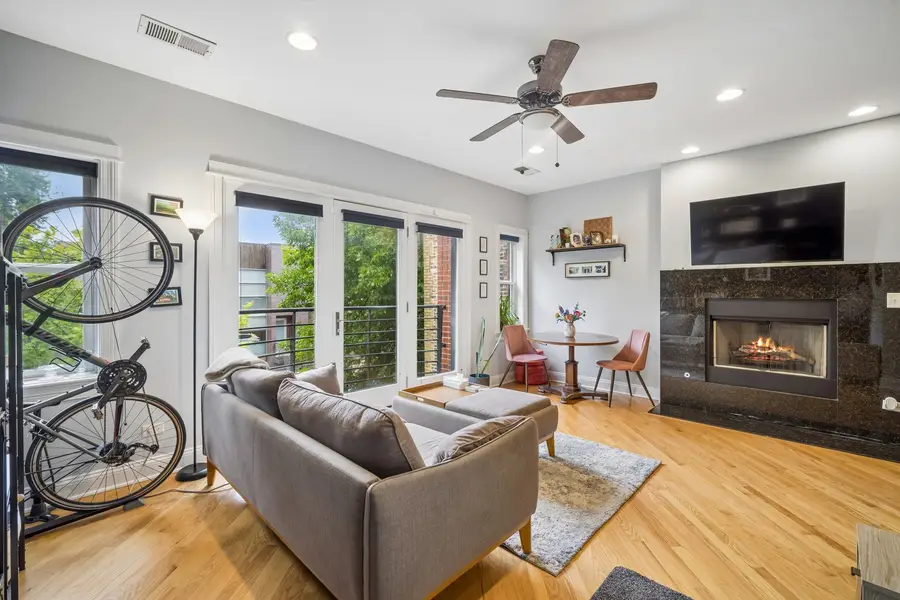 2833 W Lyndale Street #2, Chicago, IL 60647 - #2