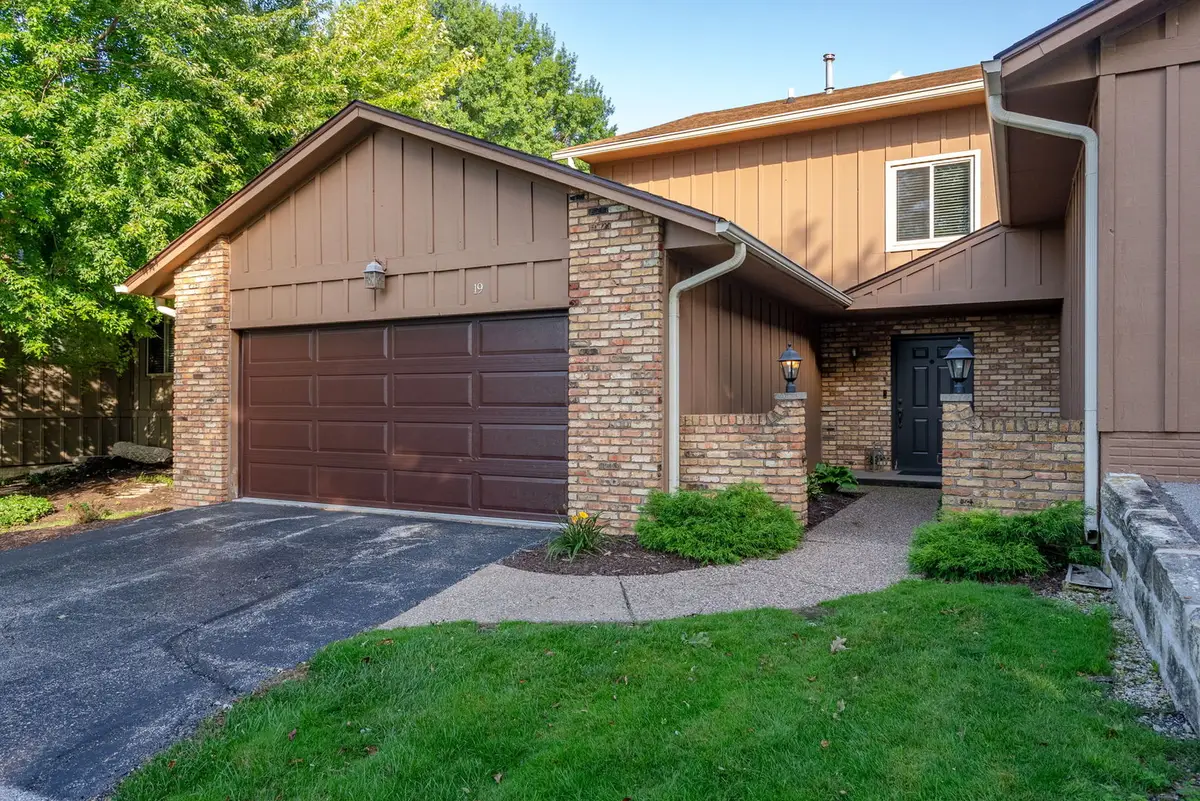 6401 Utica Ridge Road #19, Davenport, IA 52807 - #1