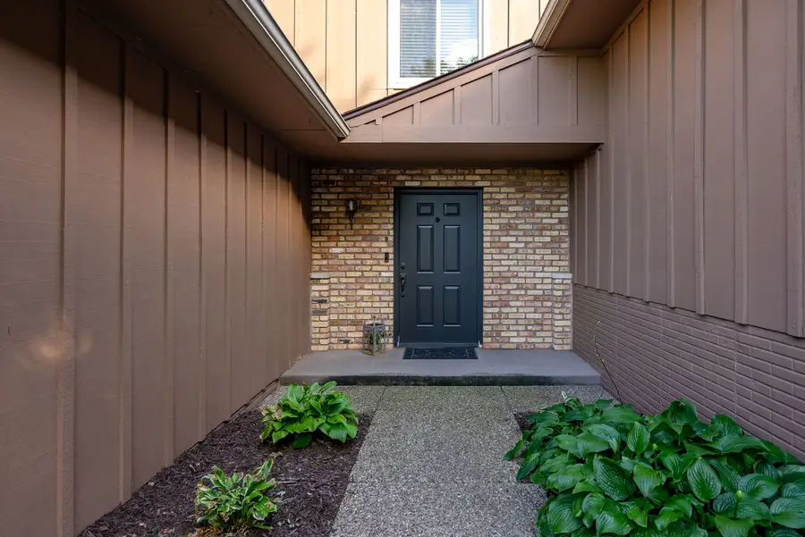 6401 Utica Ridge Road #19, Davenport, IA 52807 - #3