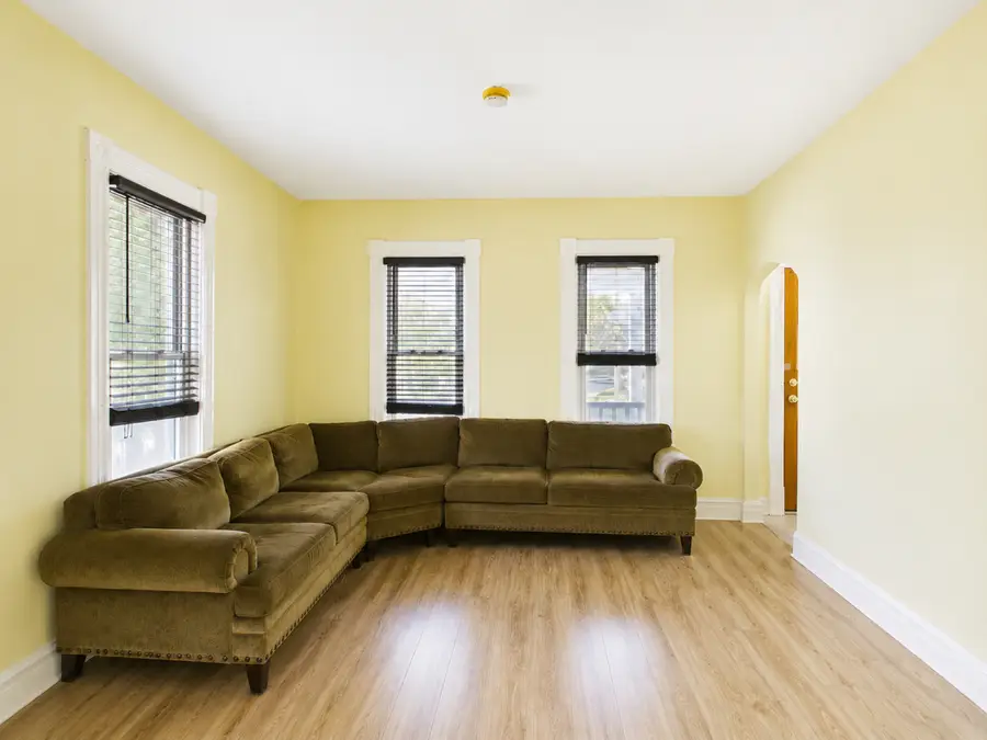 952 Larkin Avenue, Elgin, IL 60123 - #2