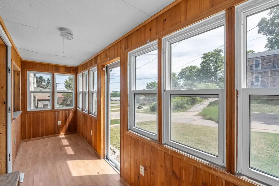 526 31st Street, Rock Island, IL 61201 - #3
