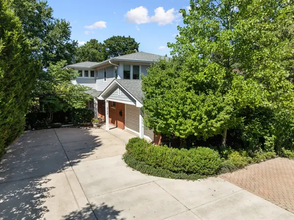3744 Lake Avenue, Wilmette, IL 60091