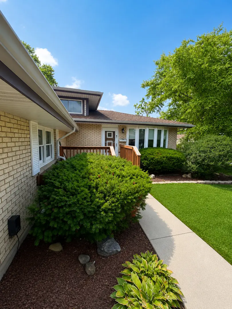 8808 S 85th Court, Hickory Hills, IL 60457 - #2