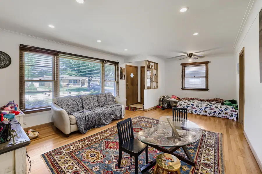 603 N Wilshire Lane, Arlington Heights, IL 60004 - #3