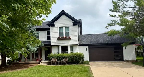 1127 Yorkshire Drive N, Sycamore, IL 60178