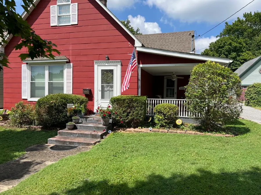520 S Market Street, Marion, IL 62959 - #3