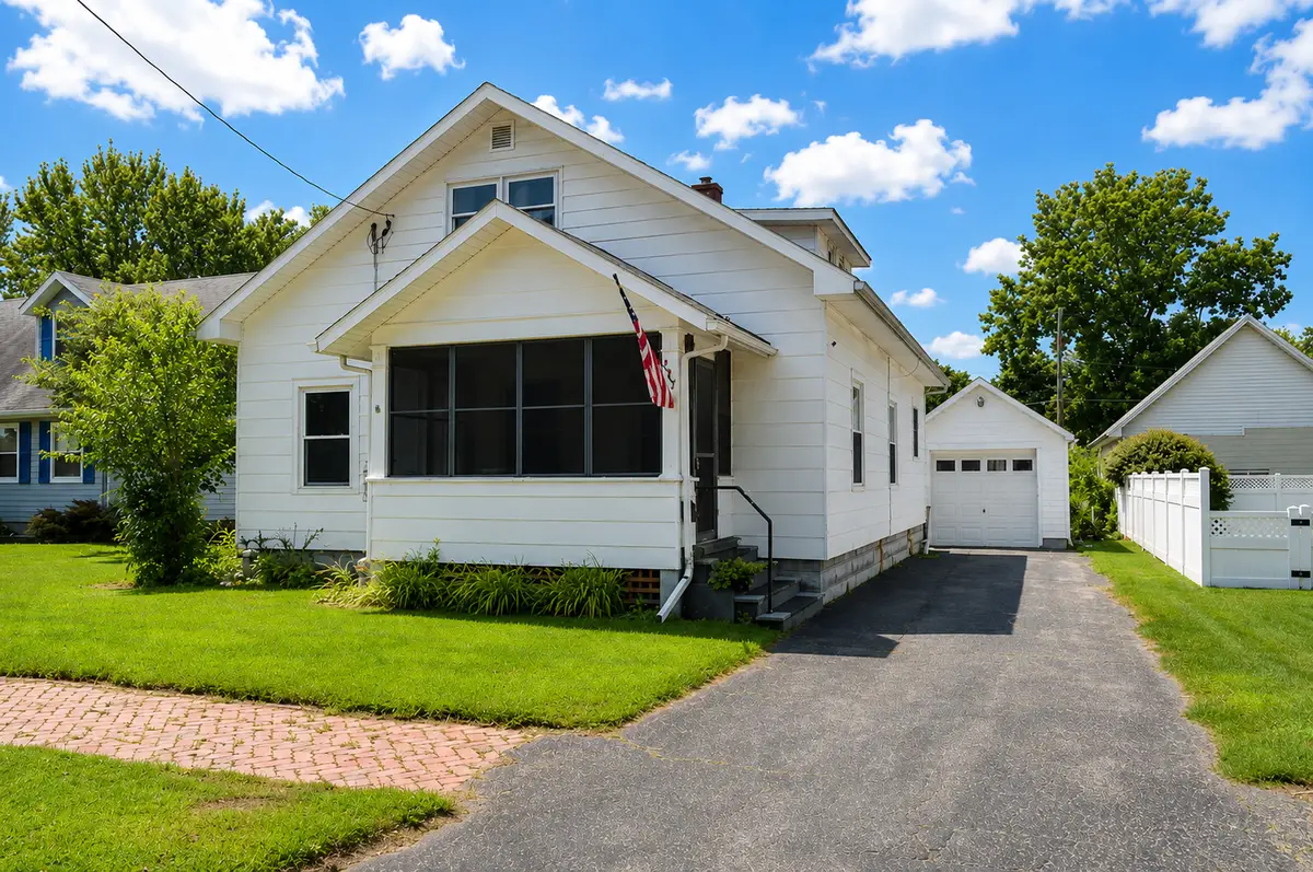 207 16th Avenue, Sterling, IL 61081 - #1