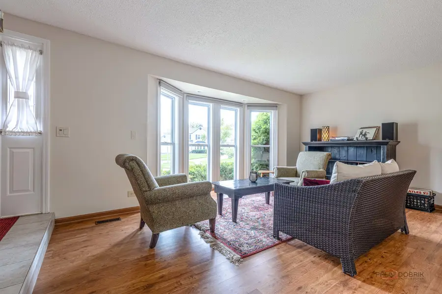 4 Montana Court, Cary, IL 60013 - #2
