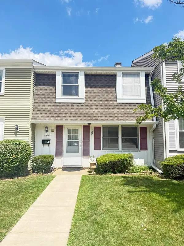 1932 Farnham Court, Schaumburg, IL 60194