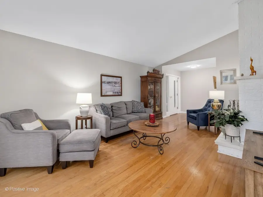 901 S Myrtle Avenue, Villa Park, IL 60181 - #2