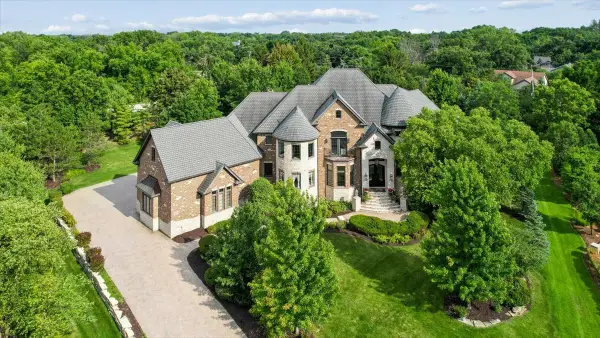 107 Forest Edge Drive, Palos Park, IL 60464