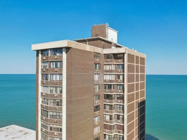 6325 N Sheridan Road #2106, Chicago, IL 60660