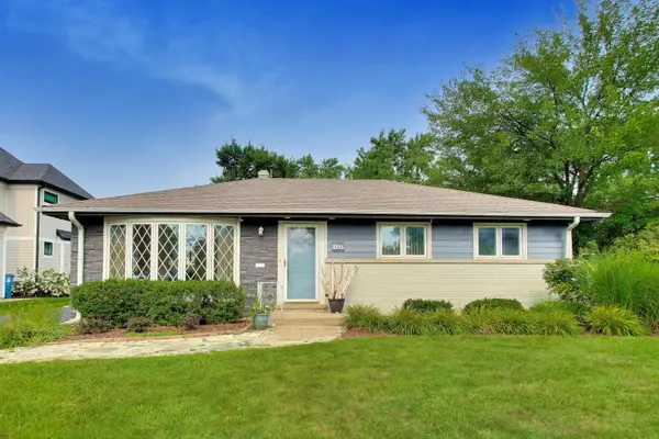 466 N Ridgeland Avenue, Elmhurst, IL 60126