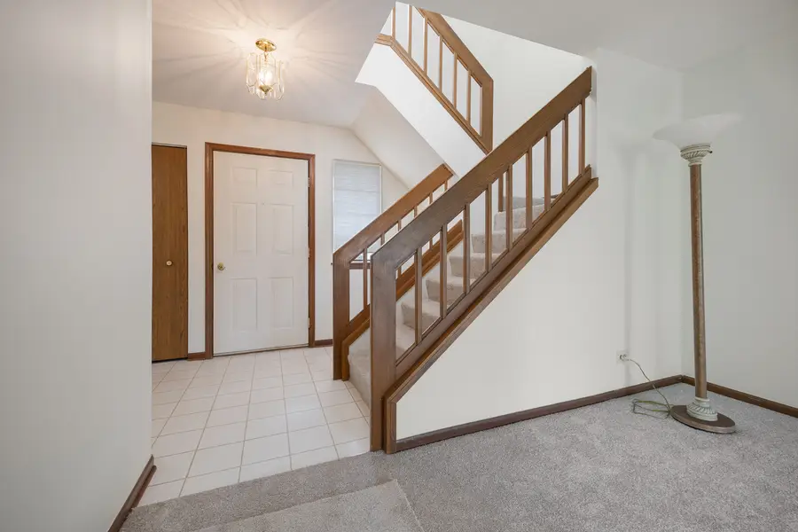 216 Brittany Drive #8E-2, Streamwood, IL 60107 - #3