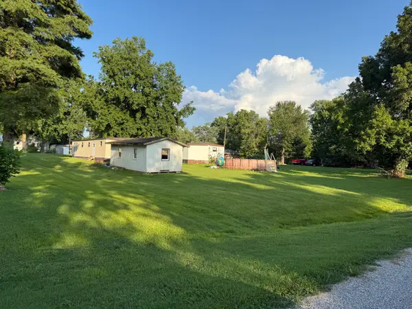 214 & 212 S Hickory Street, Desoto, IL 62924