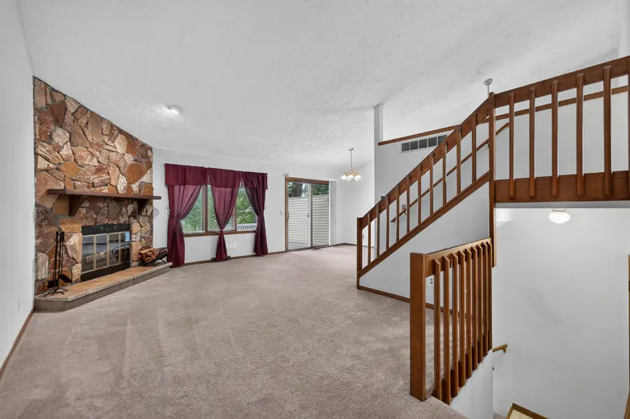641 Amphitheater Drive #14, Rockford, IL 61107 - #3