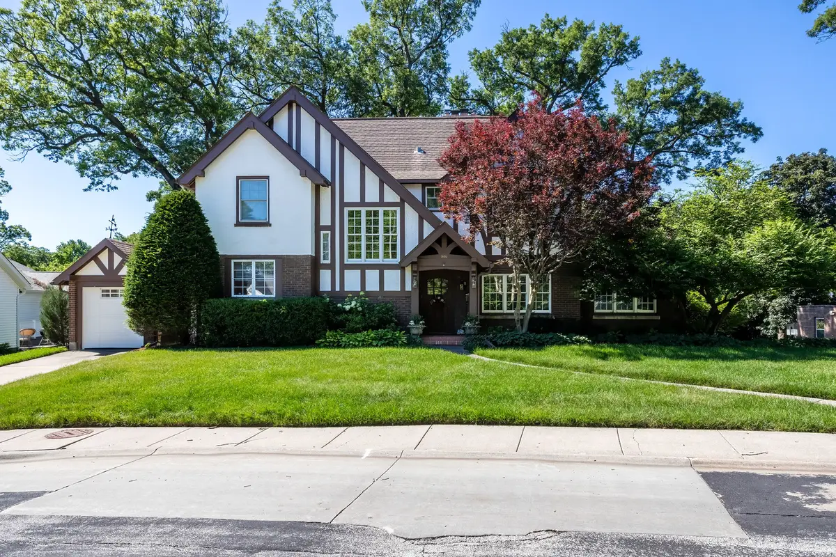 906 20th Avenue, East Moline, IL 61244 - #1