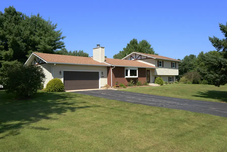 6715 S Oak Grove Road, Harvard, IL 60033 - #2