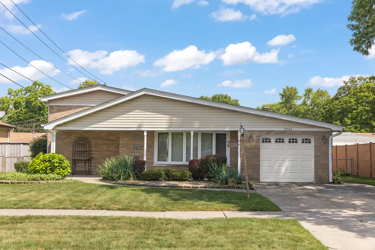 5004 W 107th Street, Oak Lawn, IL 60453 - #1
