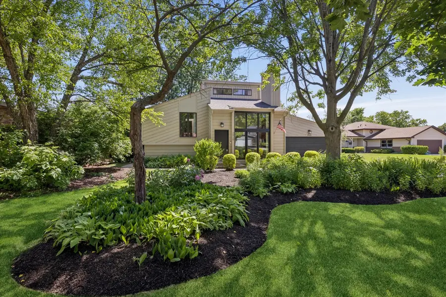 2929 Northcreek Drive, Woodridge, IL 60517 - #3