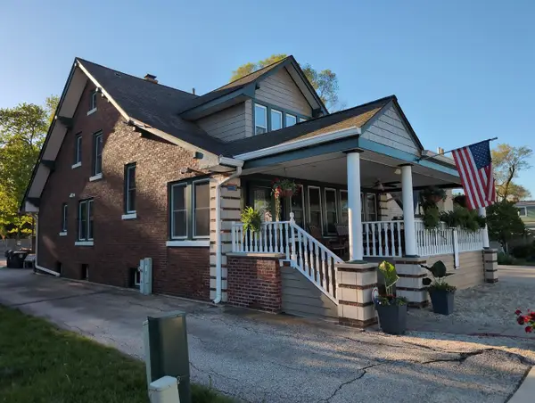 417 N Hough Street, Barrington, IL 60010