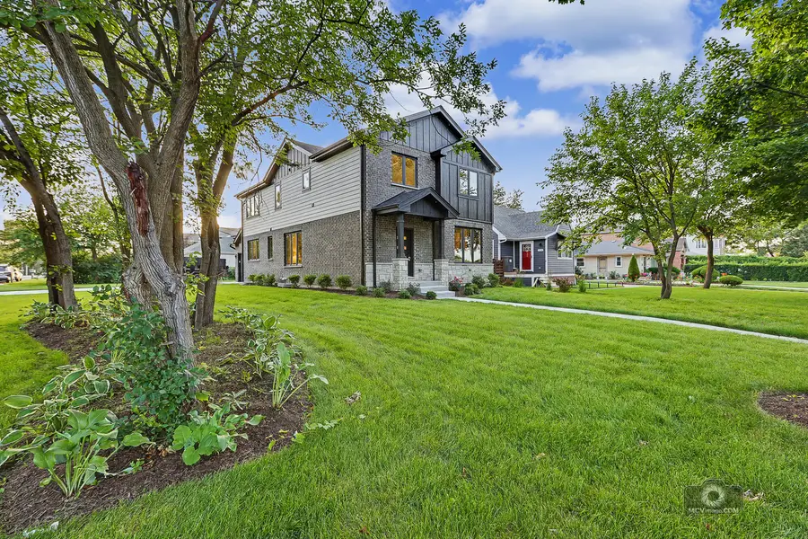 5604 S 7th Avenue, Countryside, IL 60525 - #2