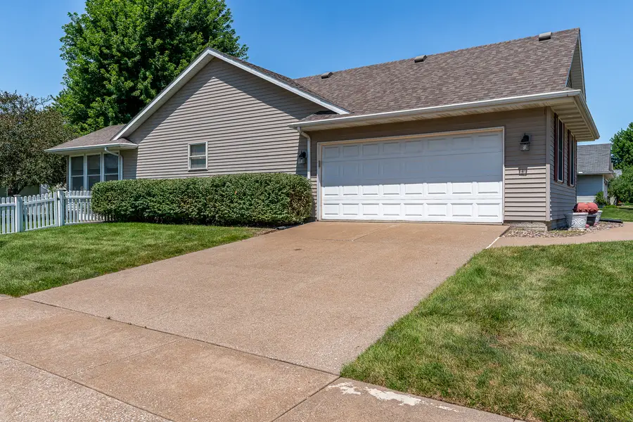5802 Heather Avenue, Davenport, IA 52807 - #2