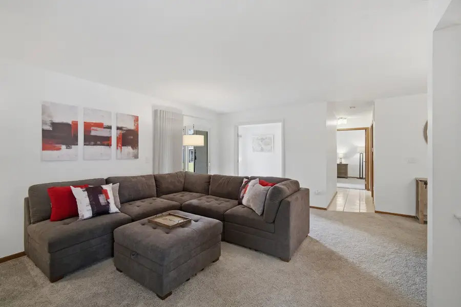 951 Manchester Circle #951, Schaumburg, IL 60193 - #3