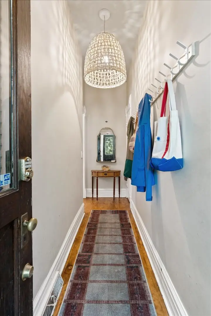 1945 W Schiller Street #1, Chicago, IL 60622 - #3