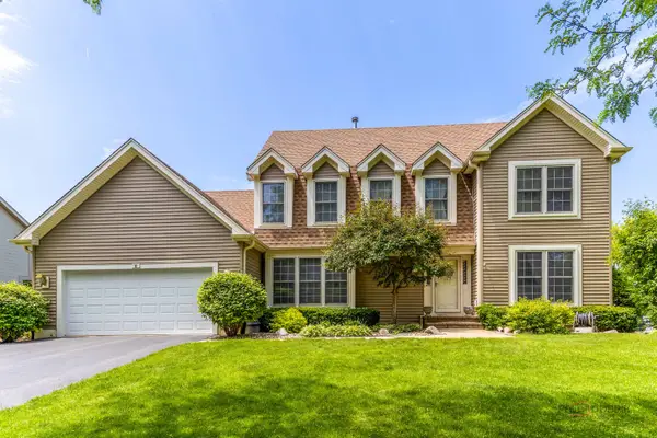 8 N Old Creek Road, Vernon Hills, IL 60061