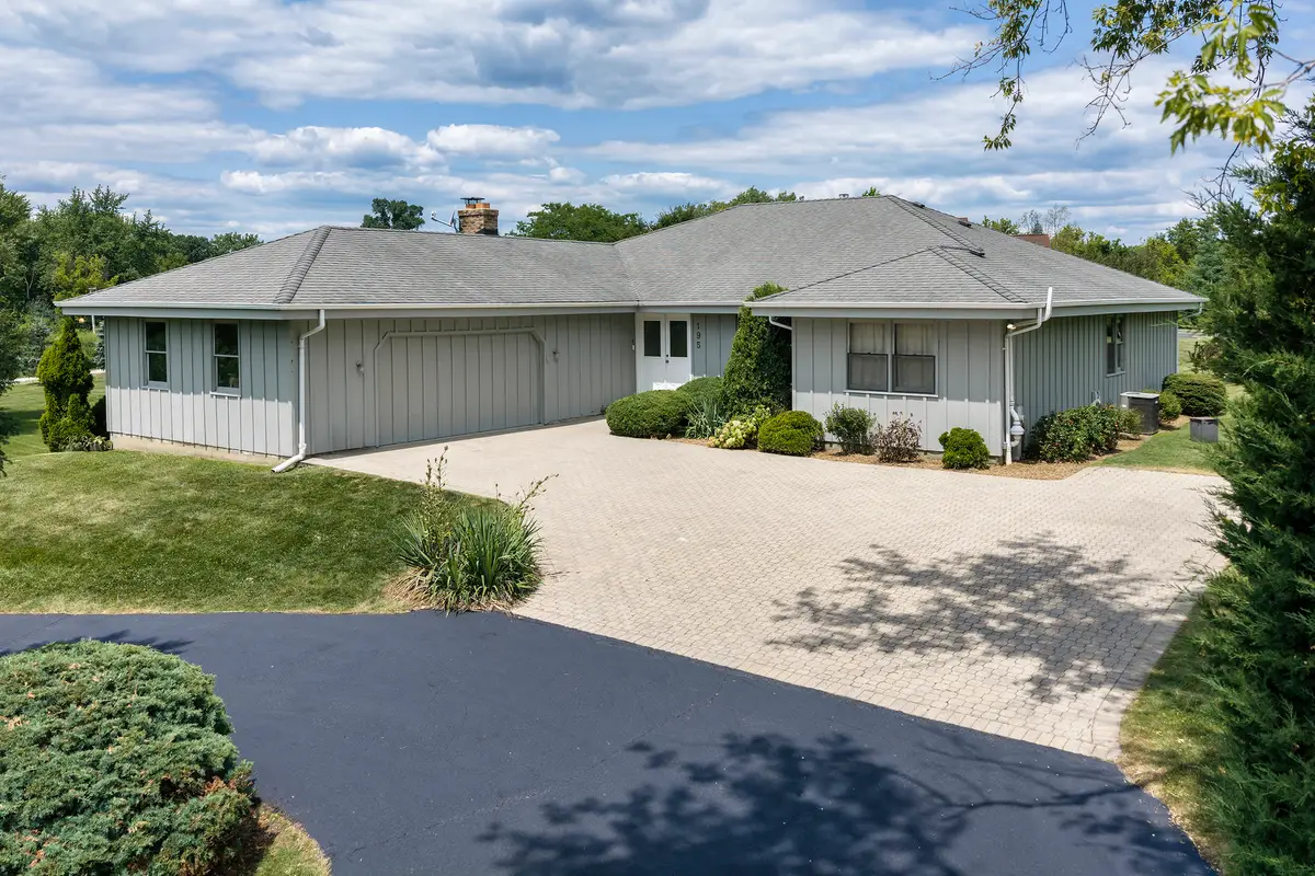 195 Clover Hill Lane, North Barrington, IL 60010 - #1