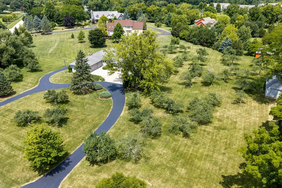 195 Clover Hill Lane, North Barrington, IL 60010 - #3