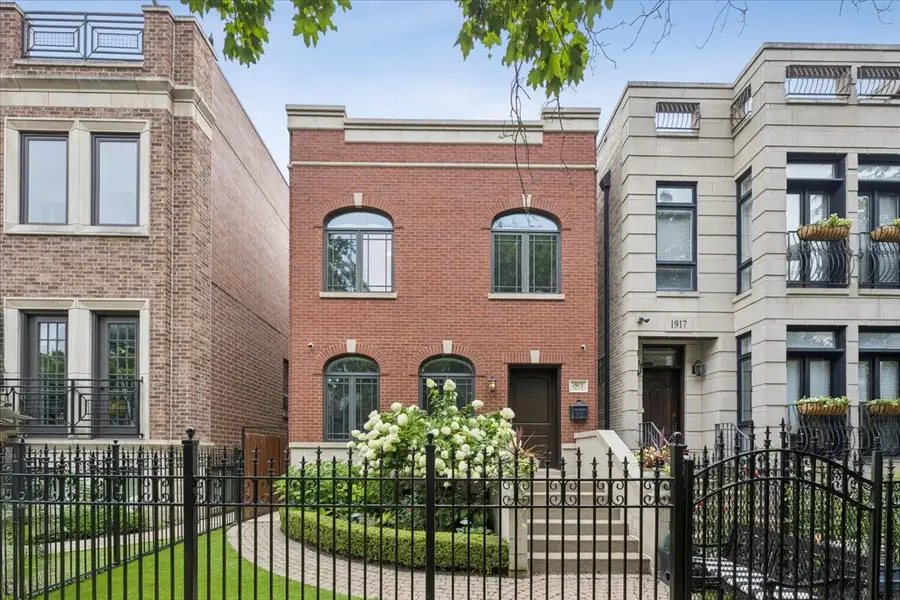 1915 W Wolfram Street, Chicago, IL 60657 - #2