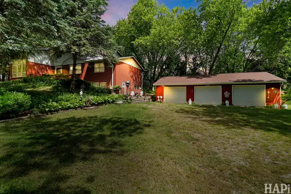 11012 Lucas Road, Woodstock, IL 60098