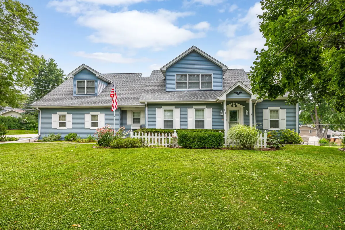 6101 Chase Avenue, Downers Grove, IL 60516 - #1