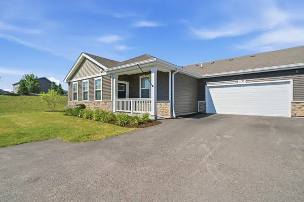 1133 Williamsburg Street, Pingree Grove, IL 60140