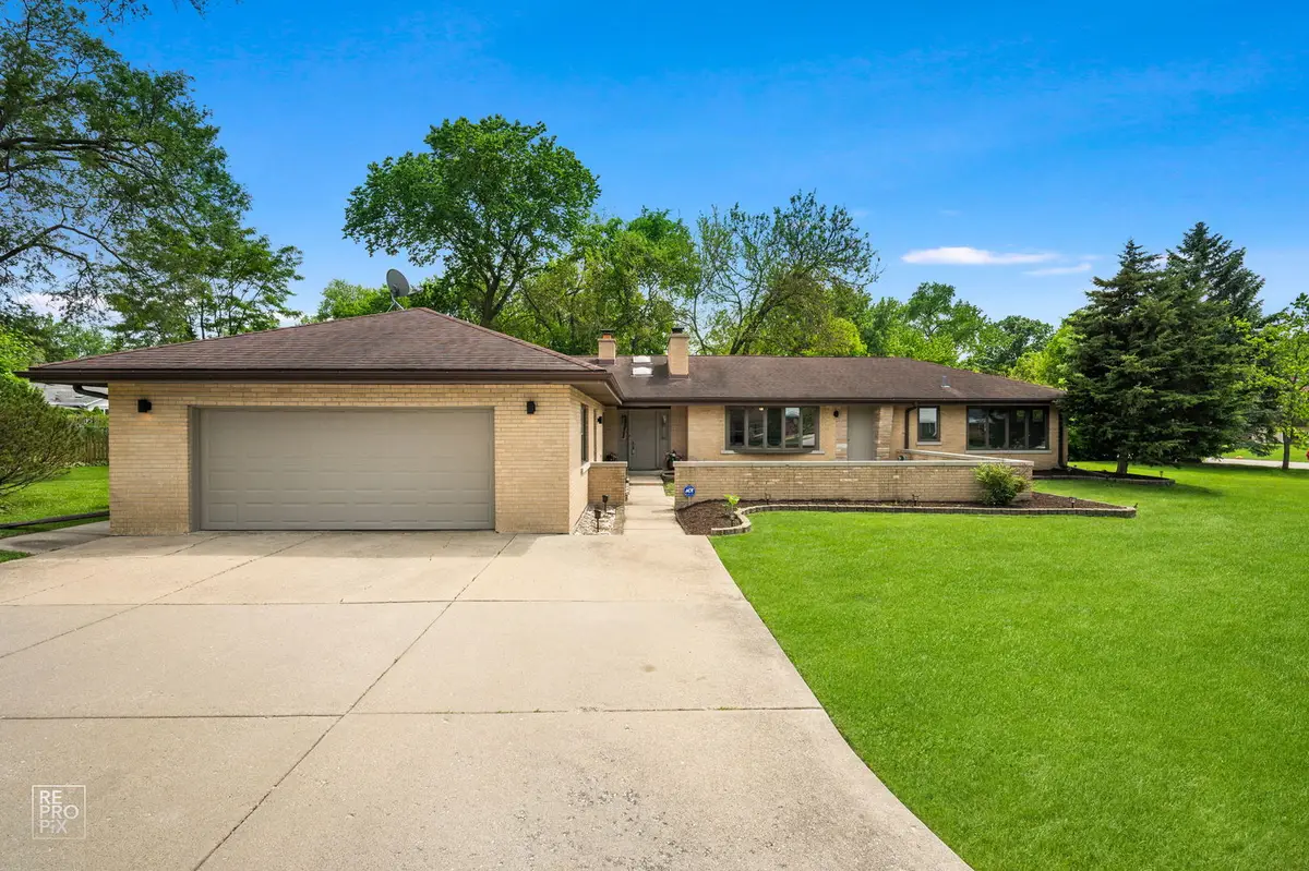 16W721 Red Oak Street, Bensenville, IL 60106 - #1