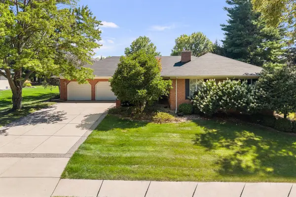 10 Deer Run, Rock Island, IL 61201